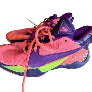 Nike‎ Pink and Purple Athletic Shoes Performance Design